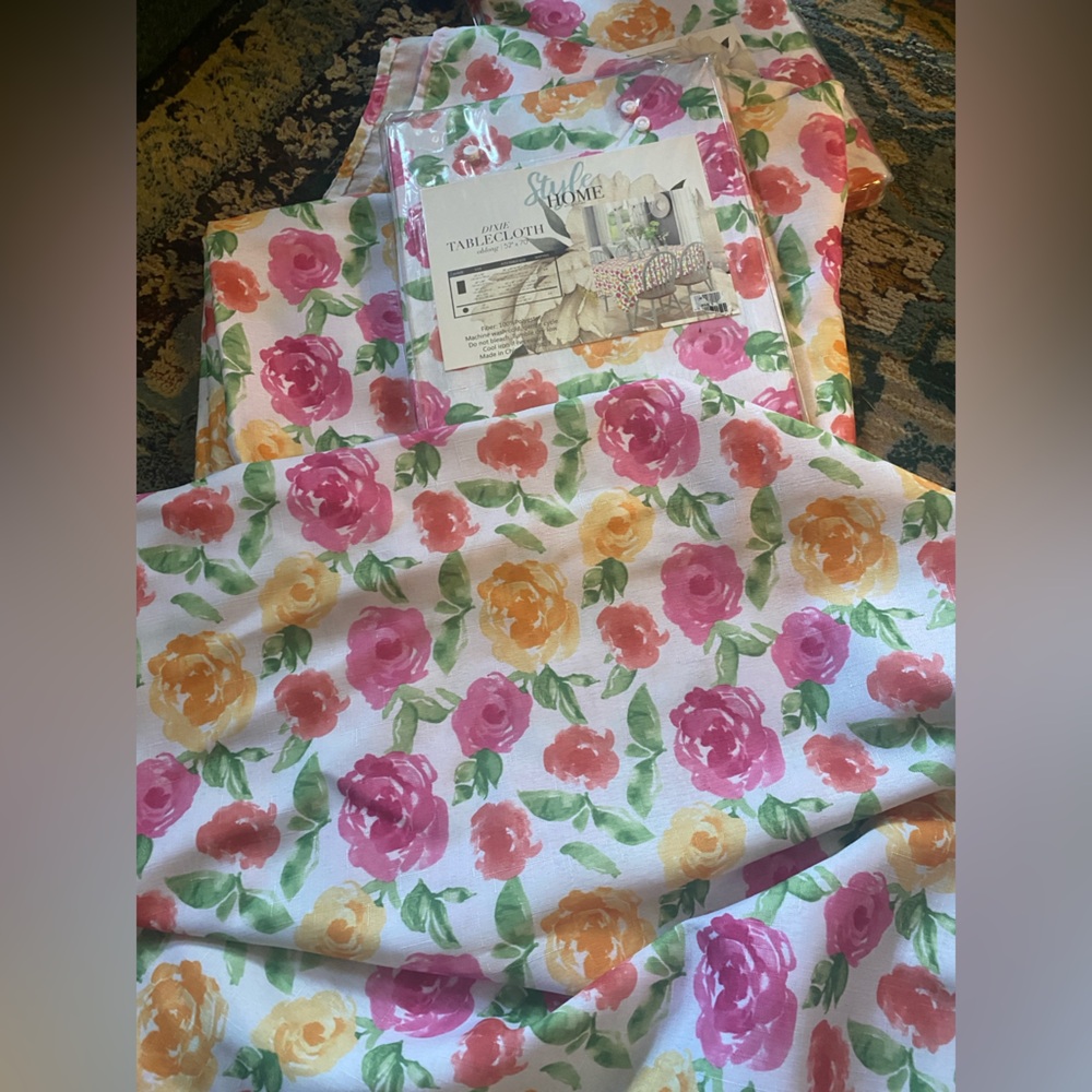 Bundle of 4 Floral Oblong Tablecloths with Pink and Yellow Roses